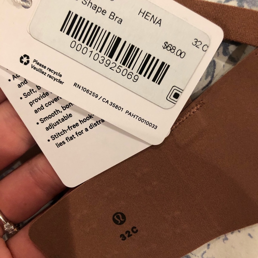 Lululemon take shape Bra 32C